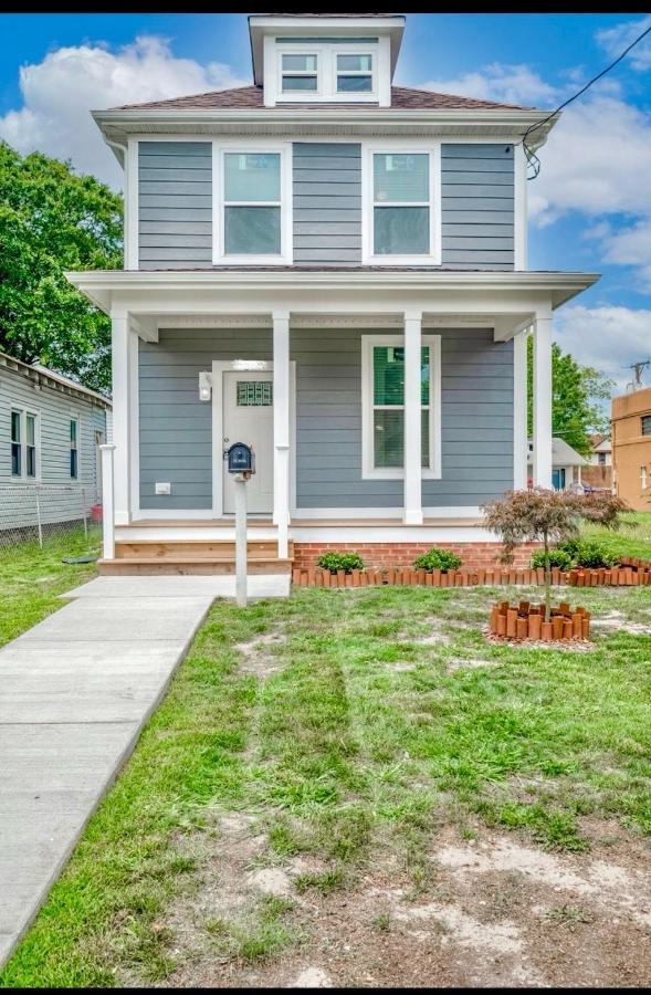 The Chesapeake Gray Norfolk Exterior foto