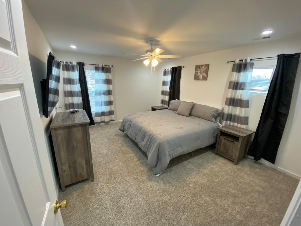 The Chesapeake Gray Norfolk Exterior foto